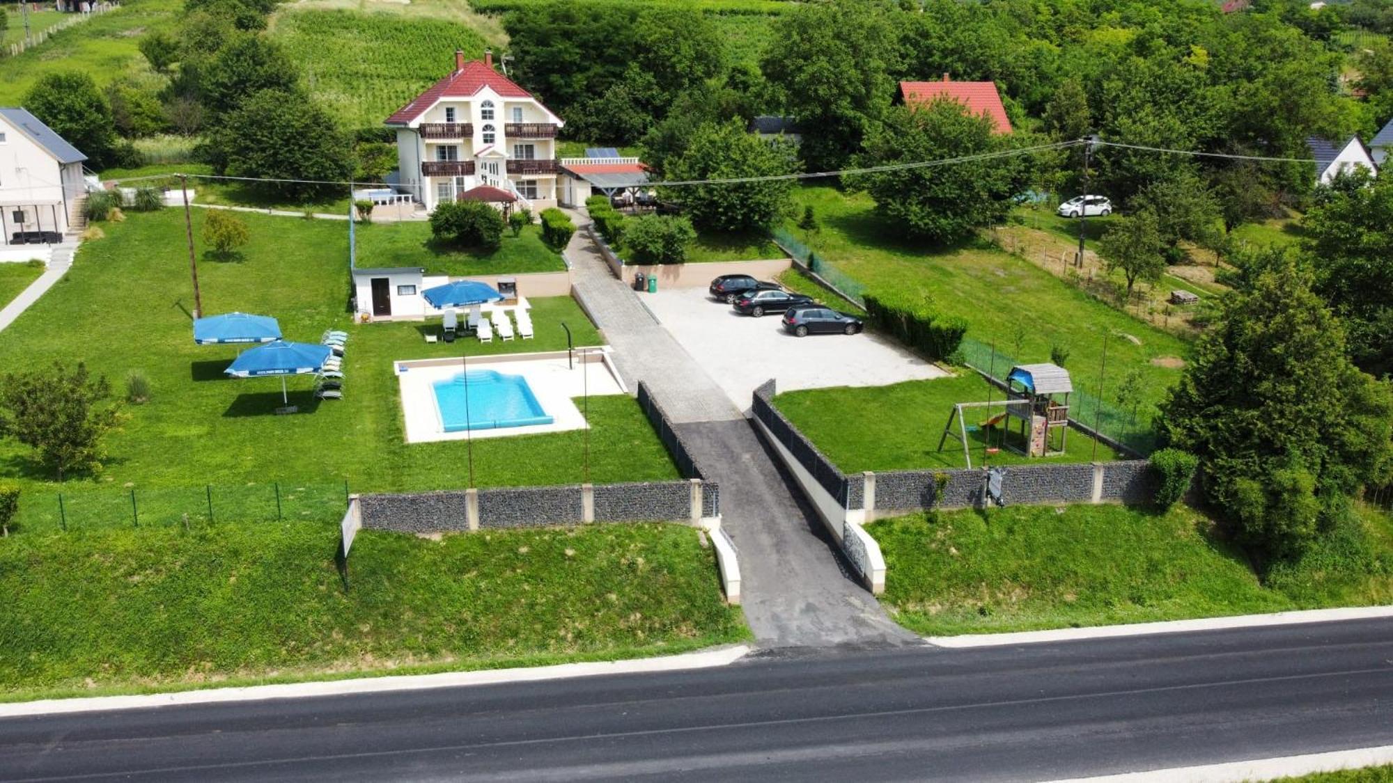 Hibiskus Appartementhaus Cserszegtomaj Exterior foto